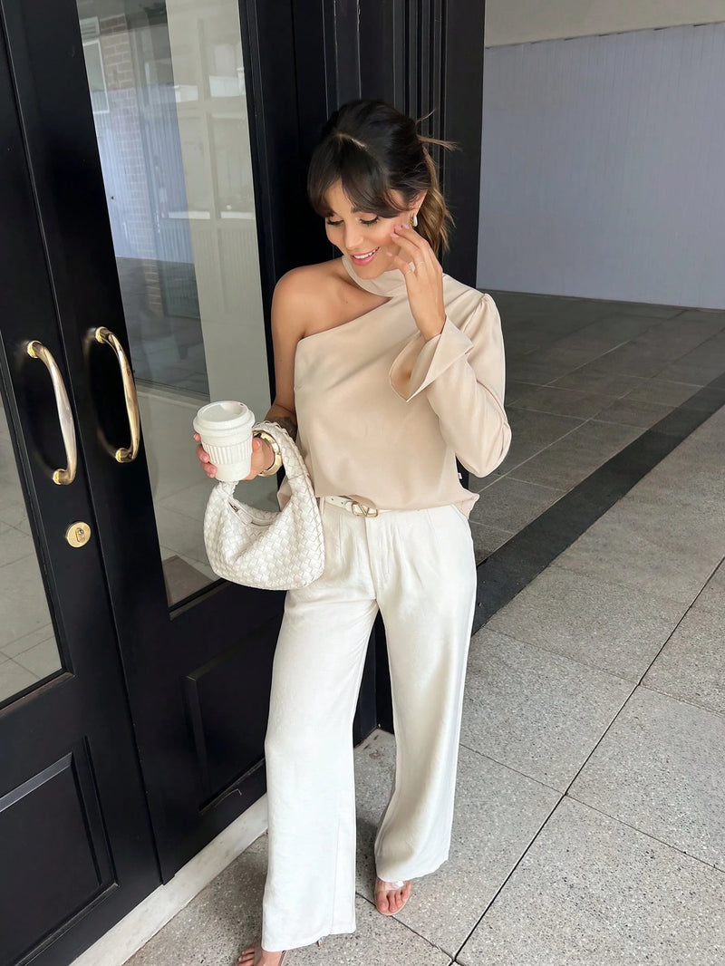 Camisa Nula Manga Detalhe no Pescoço Nula Manga Mula Manca